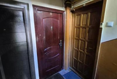 Apartament cu 3 camere semidecomandat în Șagului