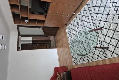 Apartament cu 3 camere semidecomandat în Micro 8 - 3