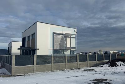 Casă individuală cu 4 camere cu Canalizare în Sânpetru - 4
