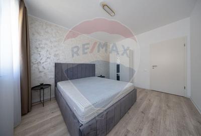 Apartament cu 2 camere decomandat în Tractorul - 5