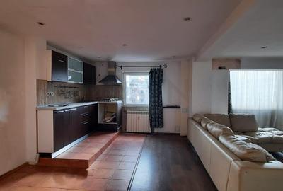 Apartament cu 3 camere decomandat în Decebal - 3