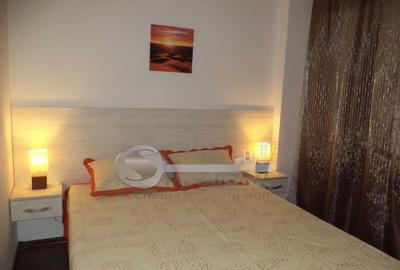 Apartament cu 2 camere semidecomandat, mobilat în Central