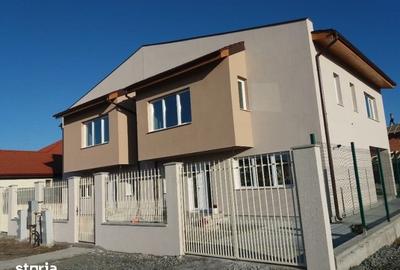 Casă cu 5 camere cu Canalizare în Dumbrăvița