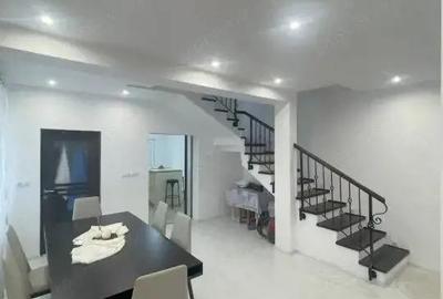 Casă cu 8 camere cu Piscina în Central - 2