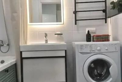 Garsonieră decomandată în Romană