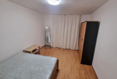 Garsonieră decomandată în Lipovei