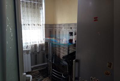 Apartament cu 3 camere semidecomandat în Micro 17 - 16