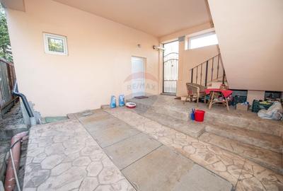 Casă individuală cu 4 camere cu Teren 95 Mp în Central - 12