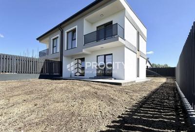 Casă cu 4 camere decomandat cu Teren 400 Mp în Bârnova