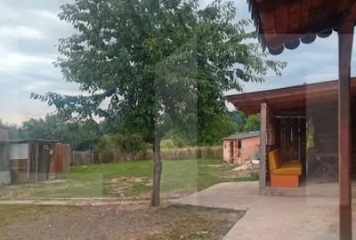 Casă cu 3 camere cu Teren 1300 Mp în Zăicești