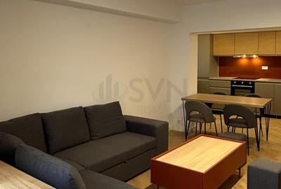 Apartament cu 3 camere decomandat, mobilat în P-ța Victoriei