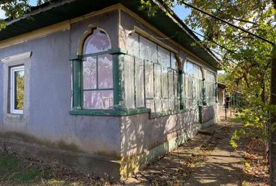 Casă cu 4 camere în Gogoșari