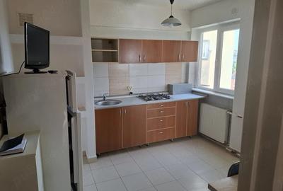 Apartament cu 2 camere decomandat, mobilat în Ultracentral
