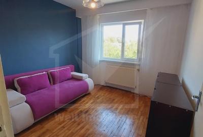 Apartament cu 3 camere semidecomandat, mobilat în Mănăștur
