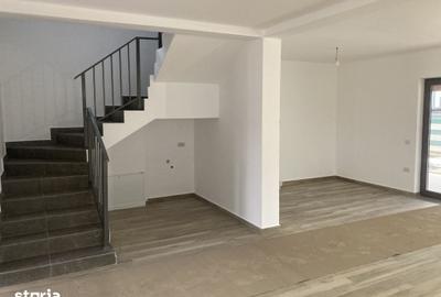 Casă cu 4 camere cu Teren 250 Mp în Tărlungeni