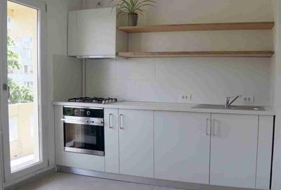 Apartament cu 3 camere semidecomandat, mobilat în Circumvalațiunii
