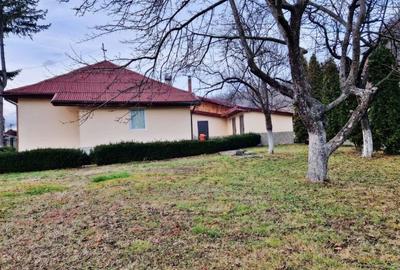 Casă individuală cu 4 camere cu Teren 674 Mp în Uricani - 1