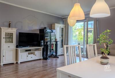 Apartament cu 3 camere semidecomandat, mobilat în Bună Ziua