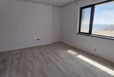 Apartament cu 3 camere decomandat în Faleza Nord - 4