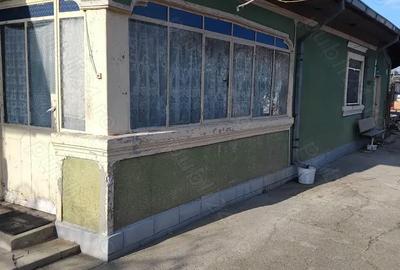 Casă cu 4 camere în Central - 1