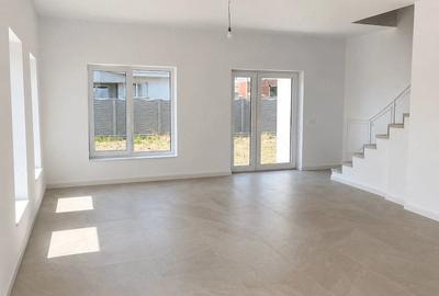 Casă cu Teren 256 Mp în Central