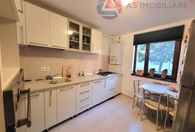 Apartament cu 2 camere decomandat în Tractorul