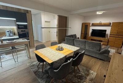 Apartament cu 2 camere decomandat, mobilat în Central