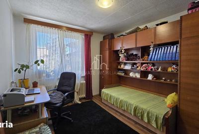 Apartament cu 2 camere decomandat în Aleea Carpați