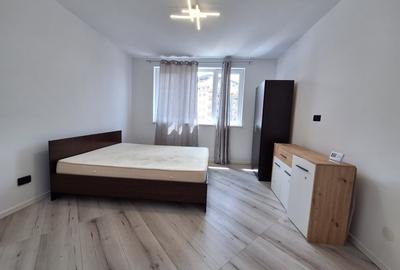 Apartament cu 3 camere semidecomandat, mobilat în Florești - 1