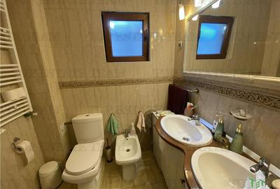 Casă individuală cu 9 camere cu Canalizare în Dobroești - 11
