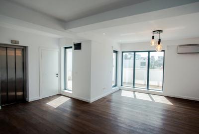 Penthouse cu 2 camere semidecomandat în Polonă - 1