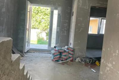Casă cu 7 camere în Decebal