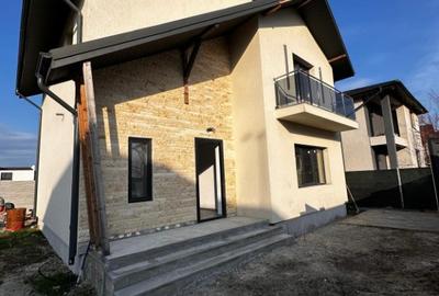 Casă cu 5 camere cu Teren 30 Mp în Berceni - 3