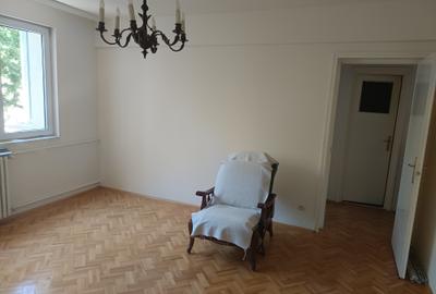 Apartament cu 3 camere semidecomandat în Gara de Nord - 1