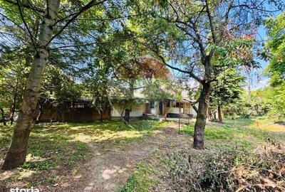 Casă cu 2 camere cu Teren 2431 Mp în Central