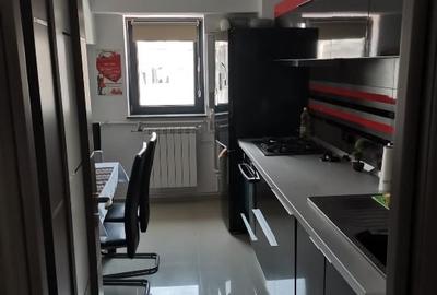 Apartament cu 3 camere decomandat, mobilat în Tomis III
