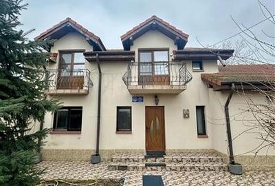 Casă individuală cu 6 camere cu Canalizare în Poiana - 1