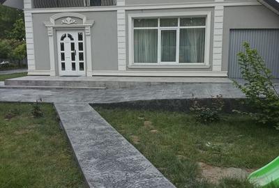 Casă cu 4 camere în Lilieci
