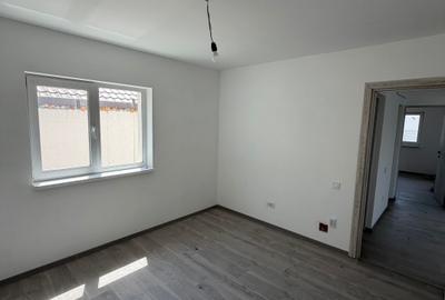 Casă cu 3 camere în Frumușani
