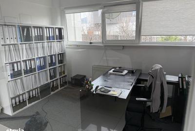 Spațiu comercial, de 200 mp, în Central - 4