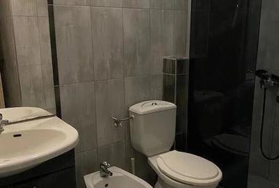 Garsonieră decomandată în Romană