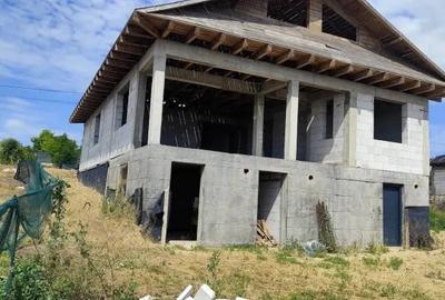 Teren de 210 mp, în Schela