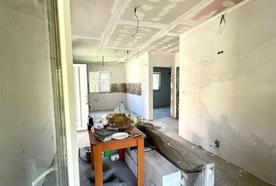Casă cu 3 camere în Unirea