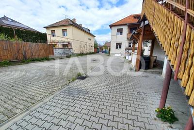 Casă individuală cu 12 camere cu Canalizare în Central - 1
