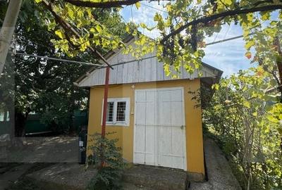 Casă cu 4 camere cu Teren 8400 Mp în Central