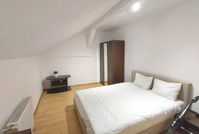 Apartament cu 3 camere decomandat în Broscărie