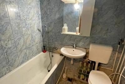 Apartament cu 3 camere semidecomandat în Apărătorii Patriei - 1