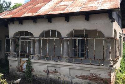 Casă cu 3 camere în Cârlogani
