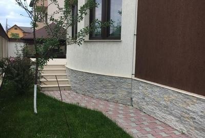 Casă individuală cu 8 camere cu Canalizare în Central - 5