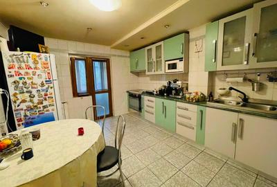 Apartament cu 4 camere semidecomandat în Vitan Mall